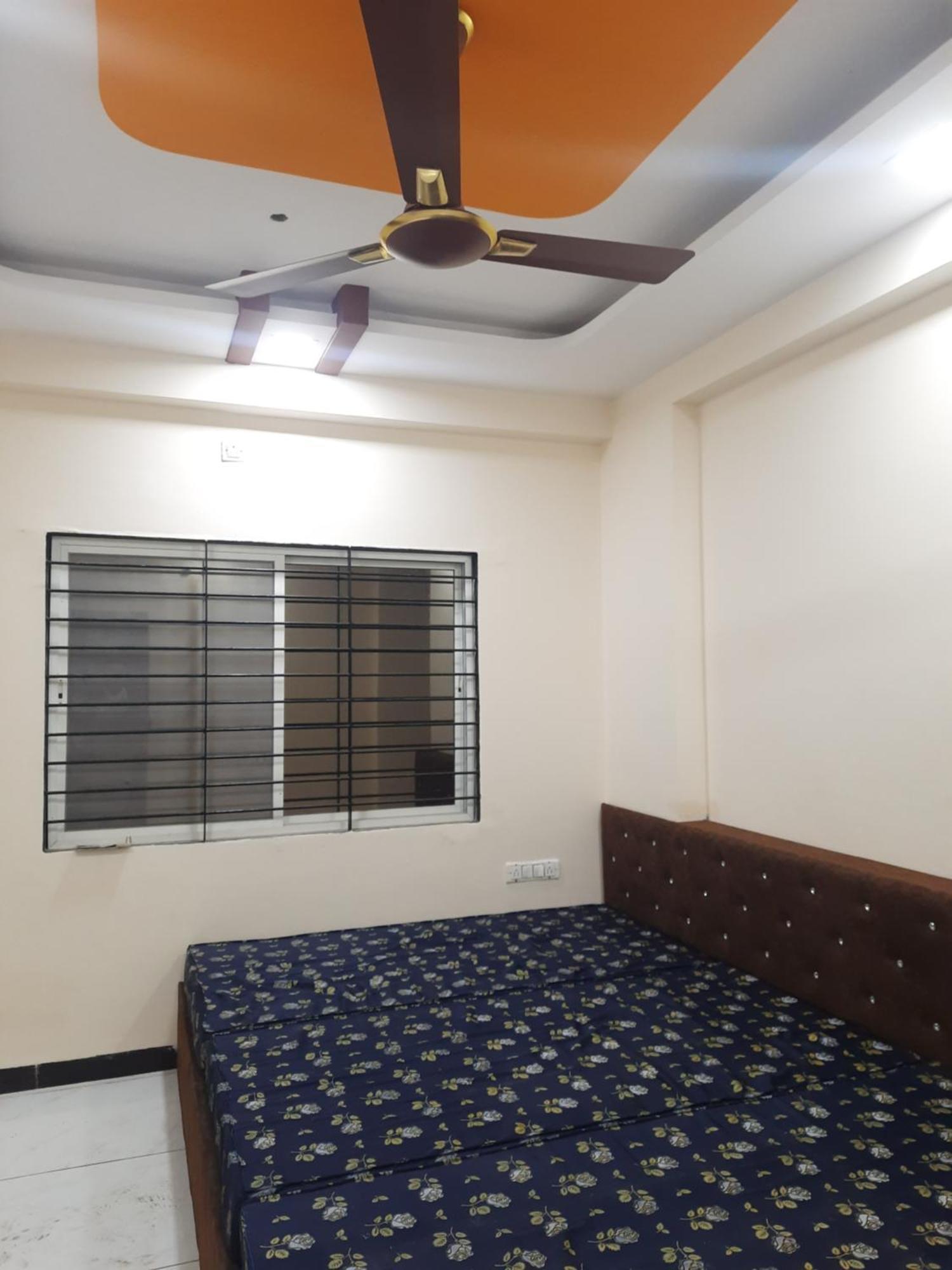 אויאיין Hanumant Kripa Geust House Only For Family מראה חיצוני תמונה